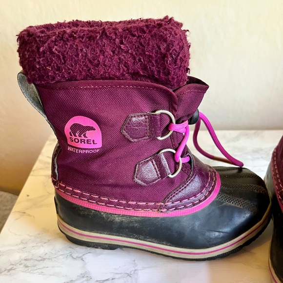 Sorel toddler Girls snow boots. - Picture 1 of 10